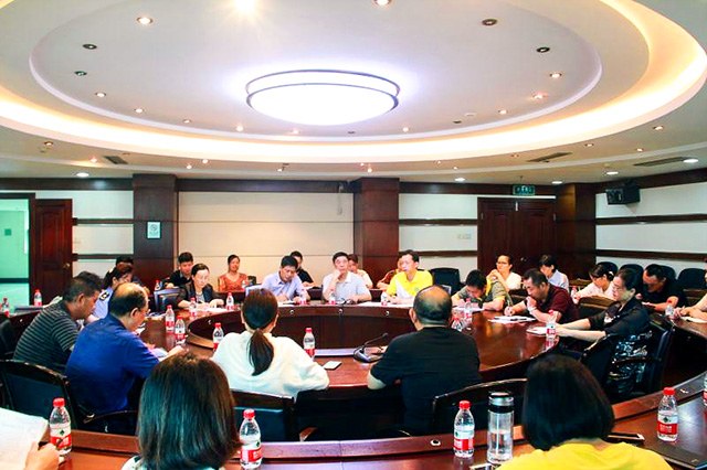 企協(xié)會(huì)長參加重信用企業(yè)座談會(huì).jpg 企協(xié)會(huì)長參加重信用企業(yè)座談會(huì).jpg